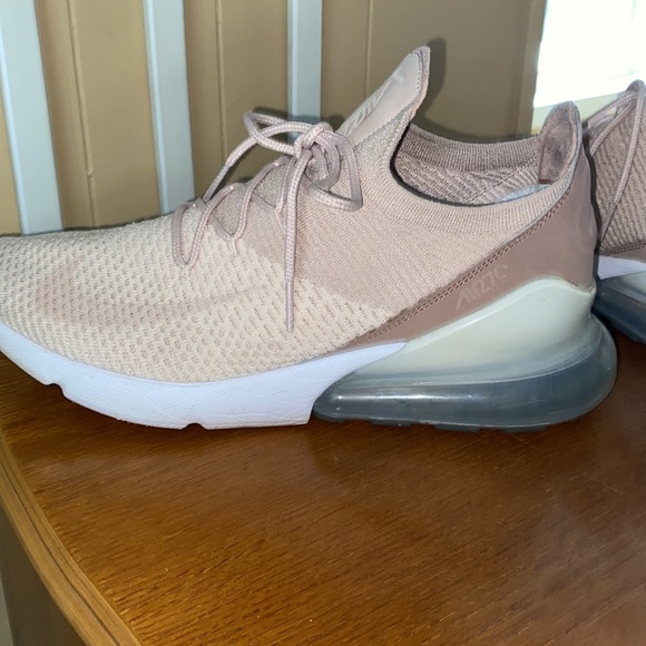 NIKE Sneakers/Tennis Shoes - Picture 7 of 13